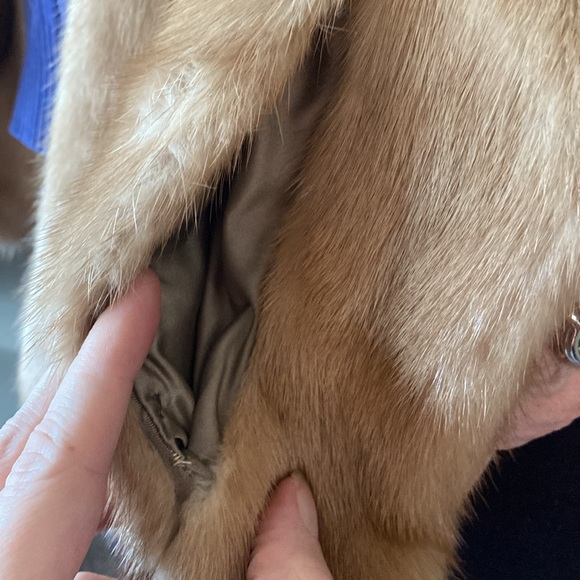 Avenue Montaigne Women’s O/S Mink Fur Stole With Satin Lining Color Autumn Haze - Picture 6 of 12